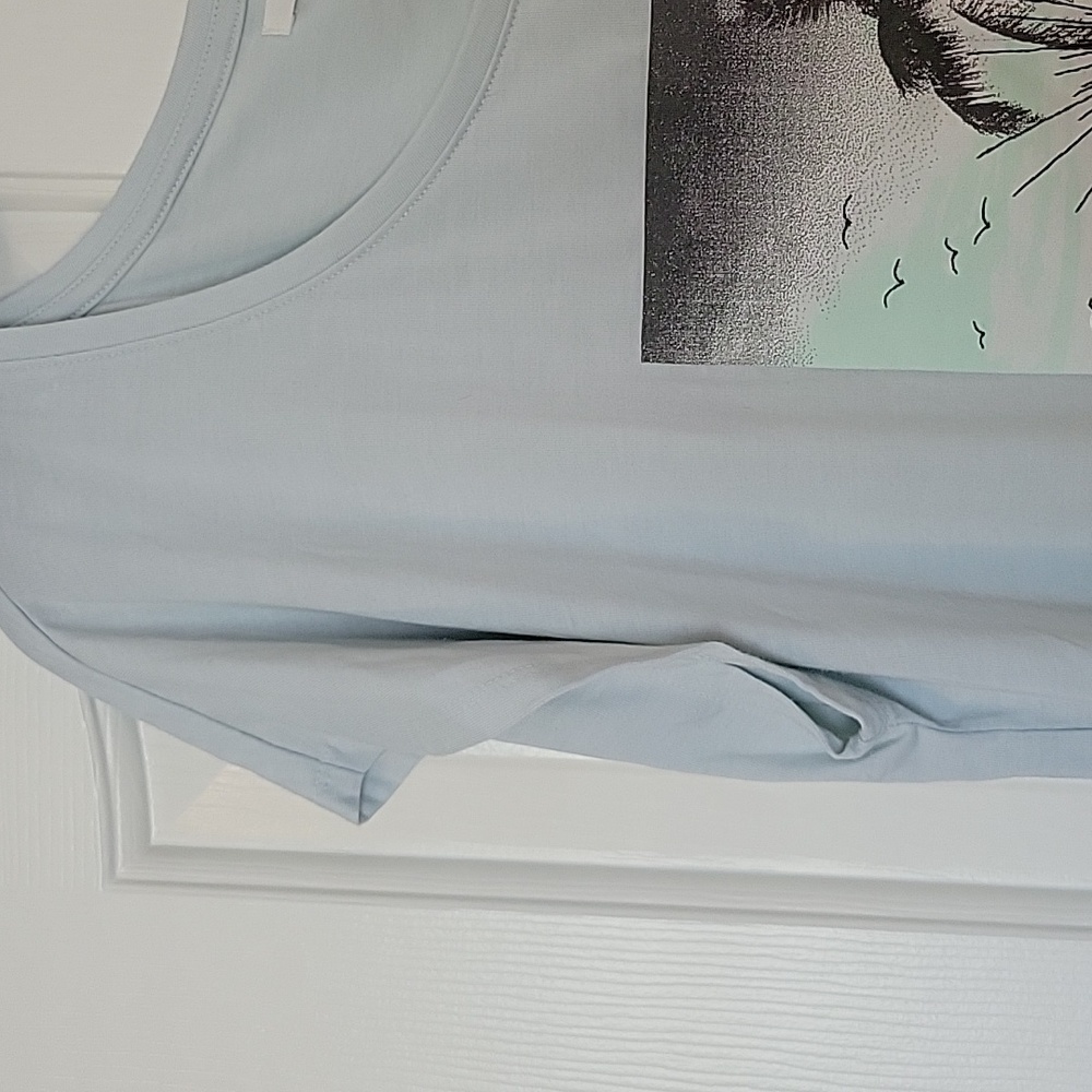 Graphic and Embroidered T-shirt - Picture 4 of 8